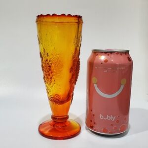 1970s L.E. Smith 6 5/8" Amberina Red Yellow Orange Grapes Glass Scalloped Vase